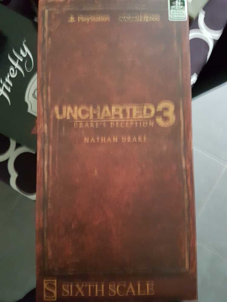 Uncharted 3 Nathan Drake - Sideshow Collectibles action figure collectible [Barcode 747720222281] - Main Image 2