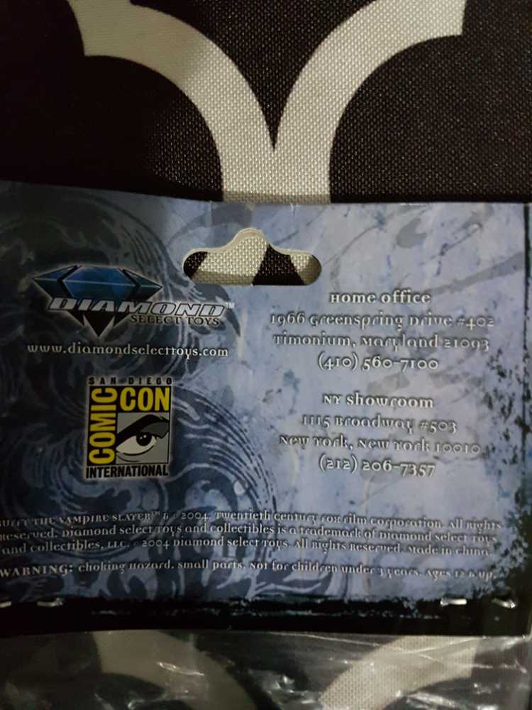 Buffy The Vampire Slayer Willow SDCC Exclusive   action figure collectible - Main Image 3