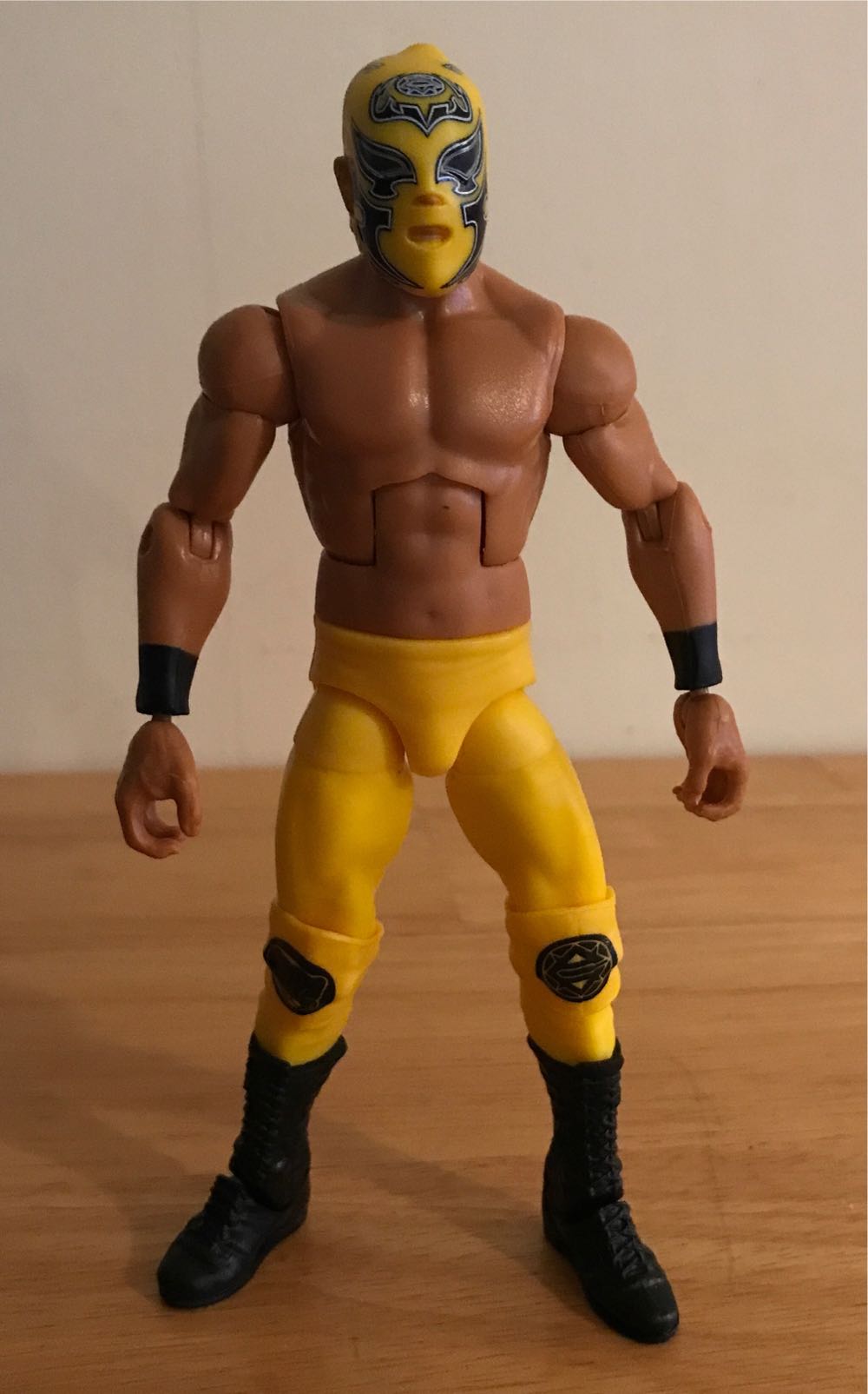 Andrade - Mattel Wwe (WWE Elite Series 74 Andrade) action figure collectible - Main Image 3