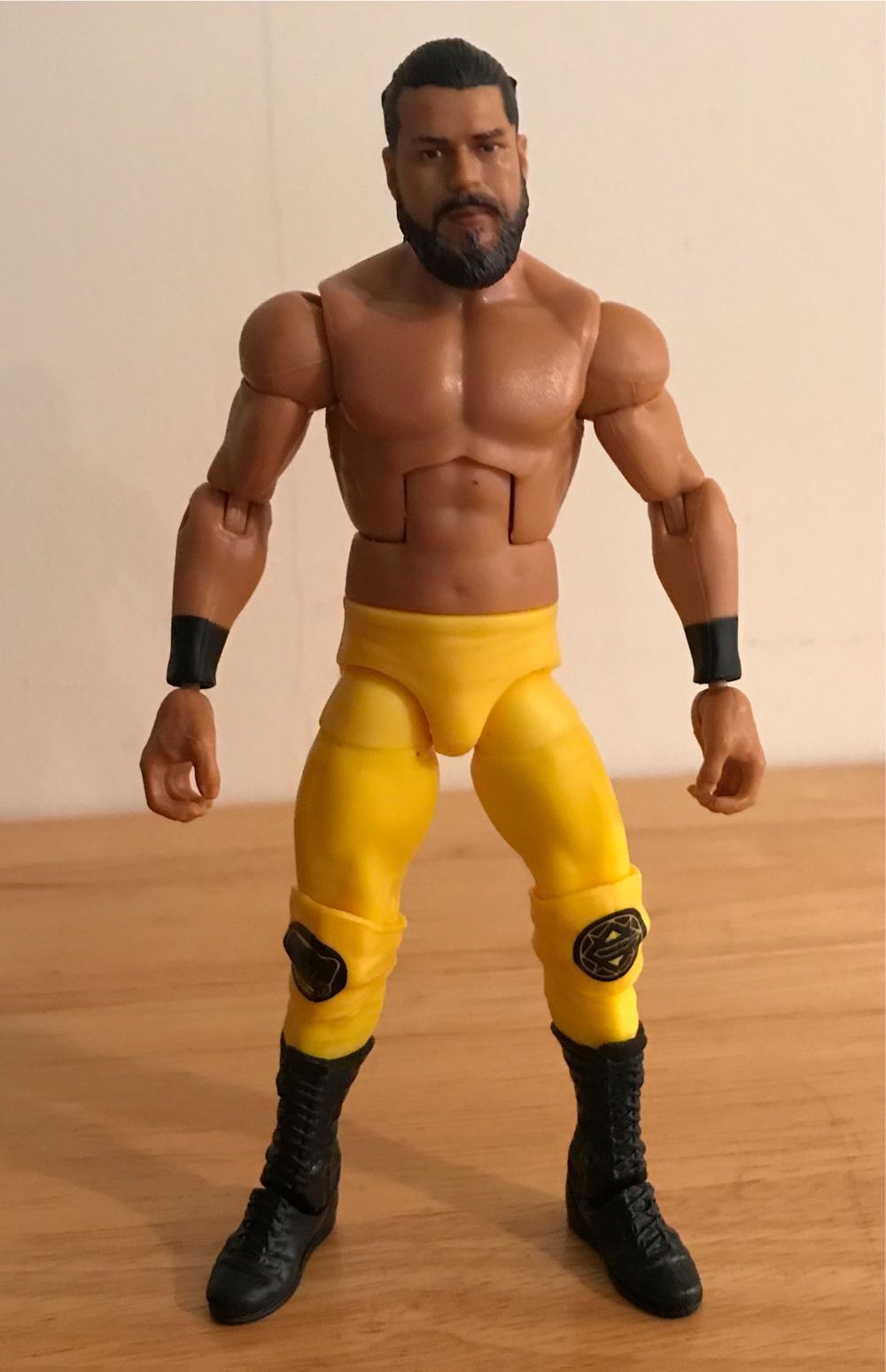 Andrade - Mattel Wwe (WWE Elite Series 74 Andrade) action figure collectible - Main Image 4
