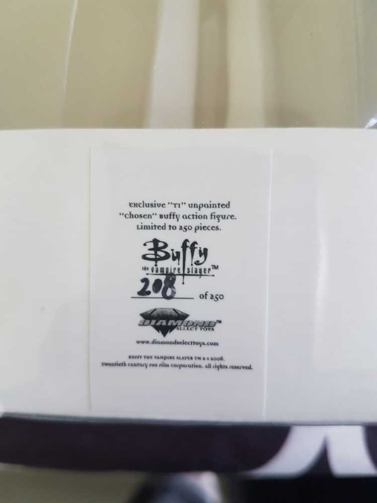 Buffy The Vampire Slayer Chosen Buffy 208 Of 250  action figure collectible - Main Image 2