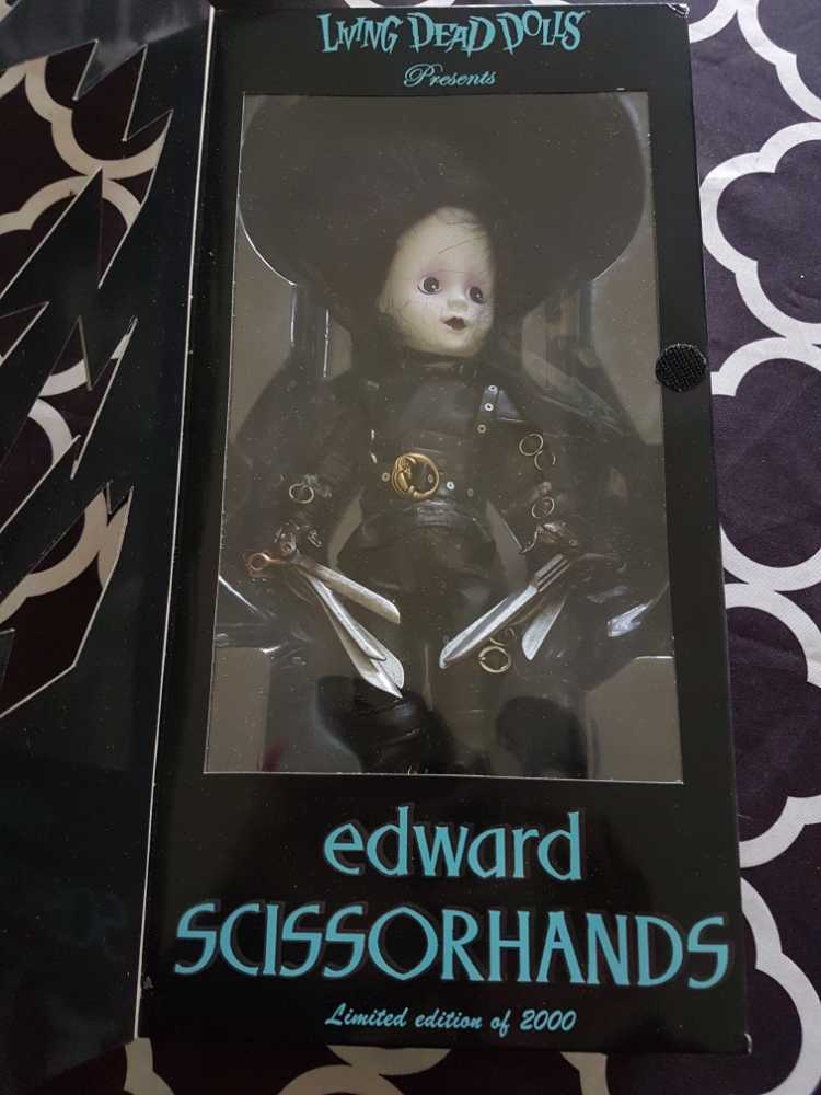 LDD: Edward Scissorhands Ltd 2000 - Mezco action figure collectible - Main Image 2