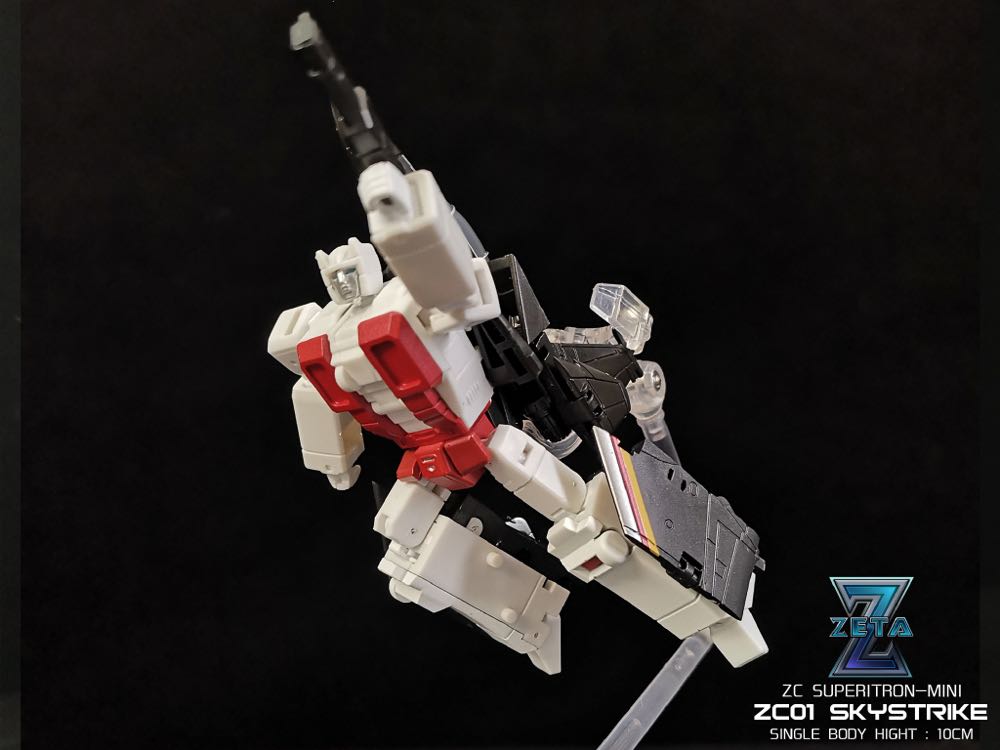 Skystrike (Air Raid) - Zeta Toys (The Transformers) action figure collectible - Main Image 3