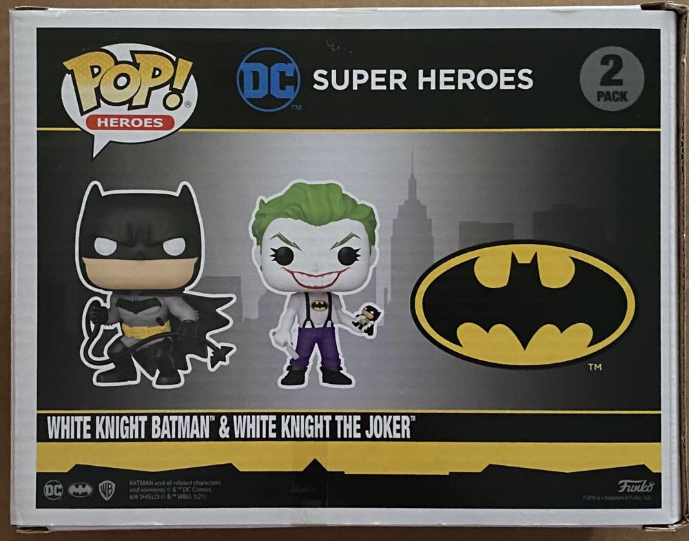 White Knight Batman And White Knight The Joker - Funko (Batman: The White Knight) action figure collectible [Barcode 889698561174] - Main Image 3