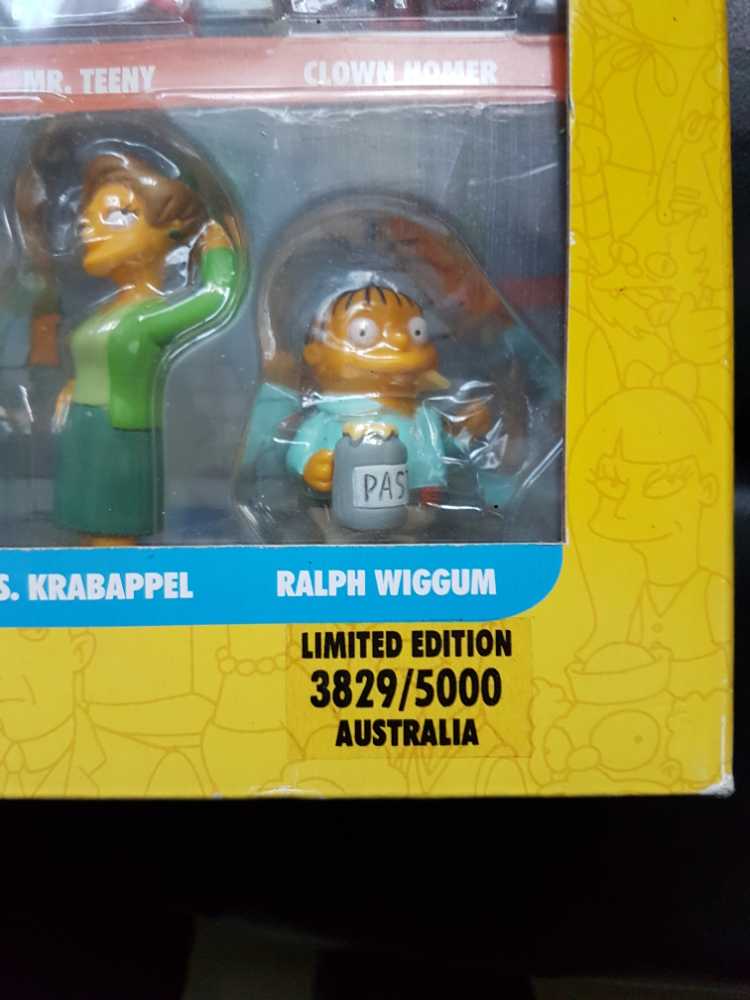 Simpsons 25 Pce Collector Set  action figure collectible [Barcode 9323433003037] - Main Image 4