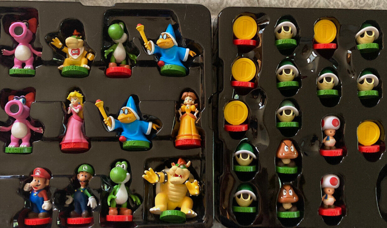 Super Mario - Chess Set  - USAopoly (Chess Set) action figure collectible [Barcode 700304004390] - Main Image 2