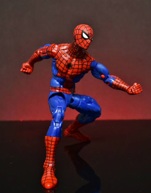 Spider-Man (Retro) - KO (Marvel Legends) action figure collectible - Main Image 2