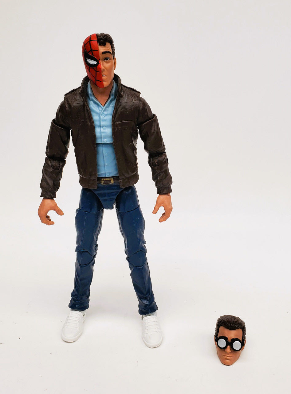 Marvel Legends Series: Peter Parker - Hasbro (Marvel Legends Spider-Man Retro Collection) action figure collectible - Main Image 3