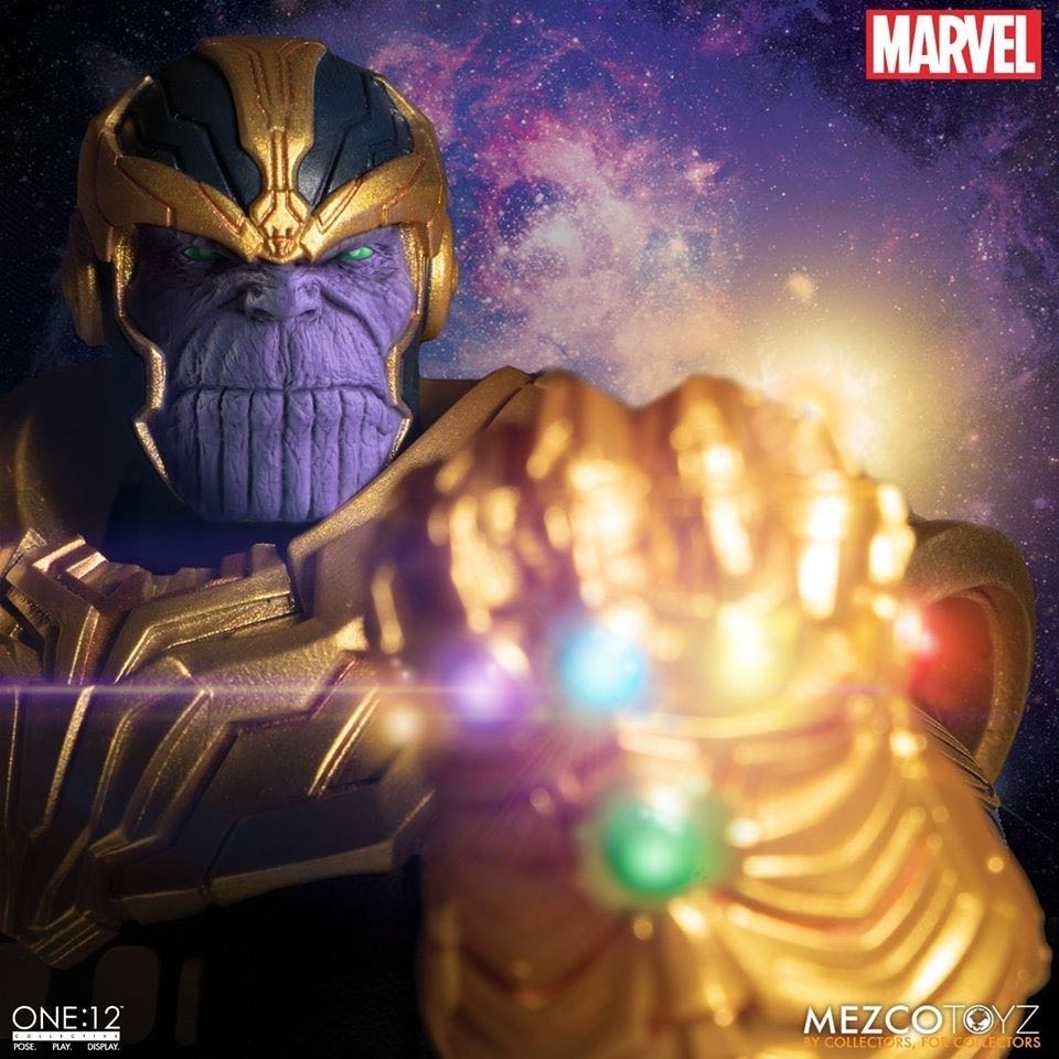 Thanos - Mezco Toyz (Marvel Comics) action figure collectible [Barcode 696198773309] - Main Image 4