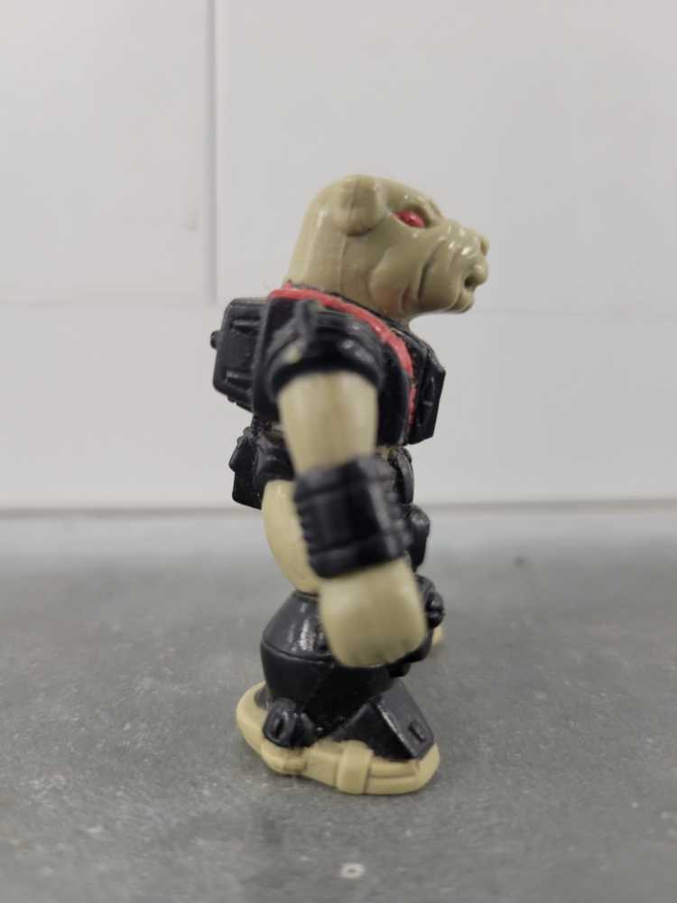 Bullorn - Hasbro (Battle Beasts Beastformers) action figure collectible - Main Image 2