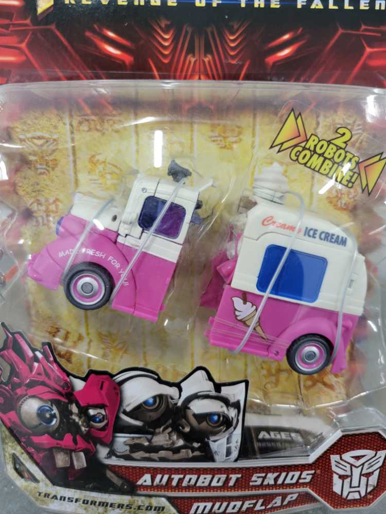 Skids And Mudflap Carded - Hasbro (Revenge Of The Fallen) action figure collectible - Main Image 2