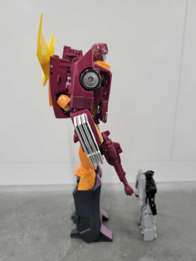 Hot Rod Targetmaster With Firebolt MP-40 - Takara Tomy (Masterpiece 1987) action figure collectible - Main Image 3