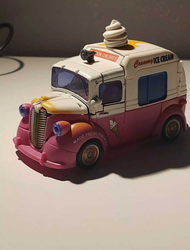 Skids And Mudflap With Demolishor Shanghai Showdown - Hasbro (Revenge Of The Fallen) action figure collectible - Main Image 4