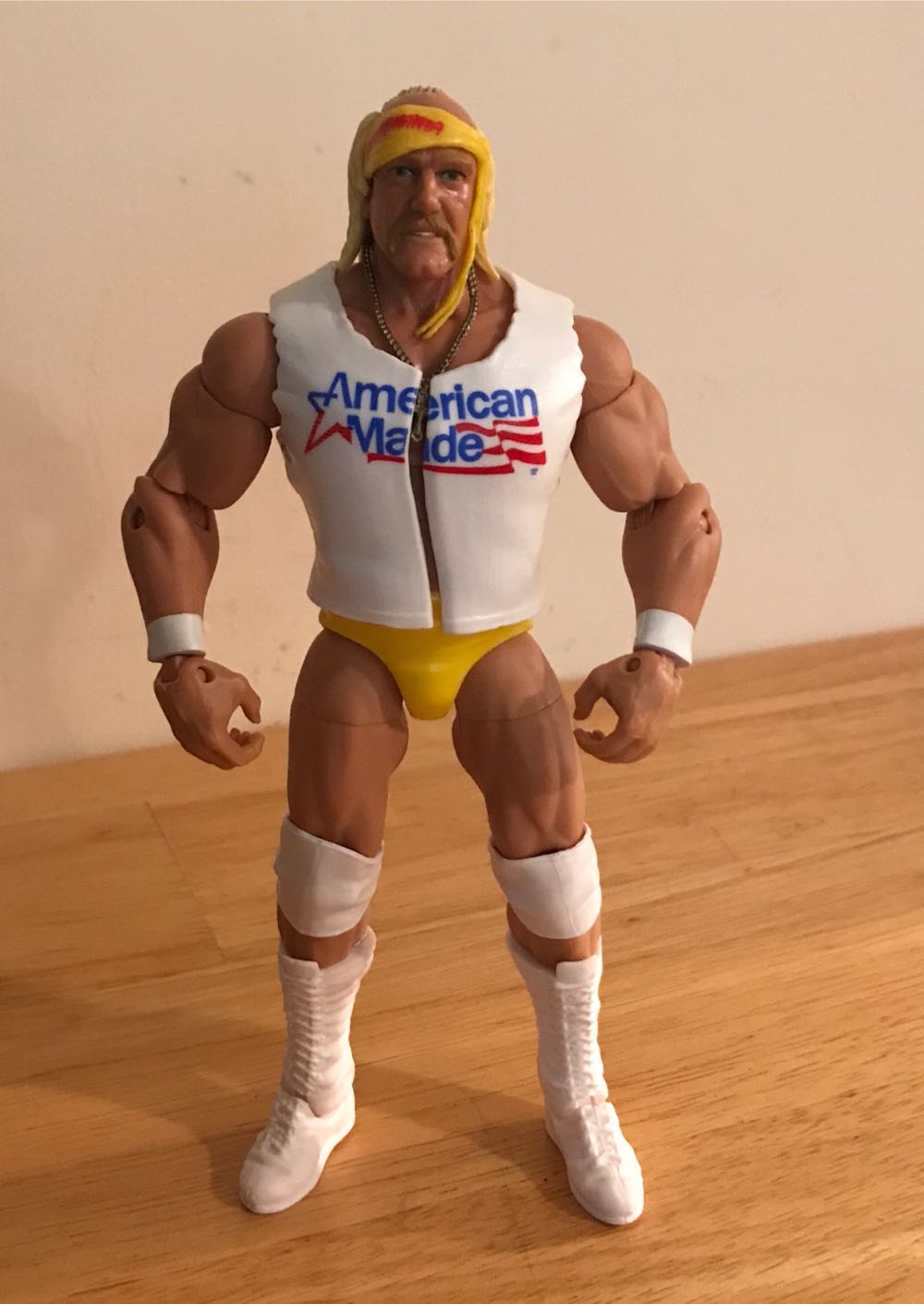 Peanuts Charlie Brown Masked Halloween Super 7 Reaction Figure