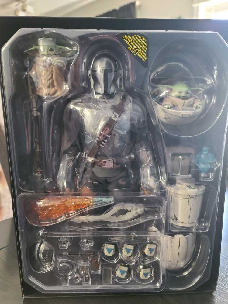 Hot Toys TMS015 Sixth Scale The Mandalorian & The Child Deluxe - Hot Toys (Star Wars) action figure collectible - Main Image 3