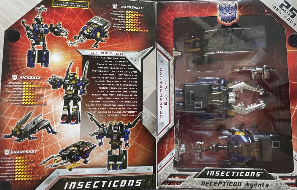 Transformers Universe Bombshell, Kickback & Shrapnel Insecticons 3-Pack TRU 25TH Anniversary - Hasbro (Transformers G1) action figure collectible [Barcode 653569444220] - Main Image 3