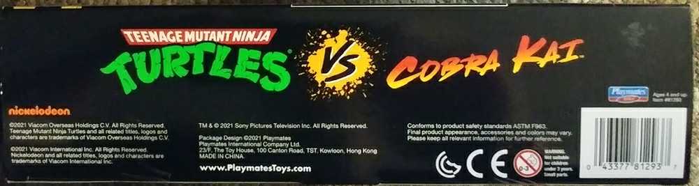 Playmates Toys TMNT vs Cobra Kai Michelangelo Vs Daniel Larusso  - Playmates Toys (Teenage Mutant Ninja Turtles) action figure collectible [Barcode 043377812937] - Main Image 4