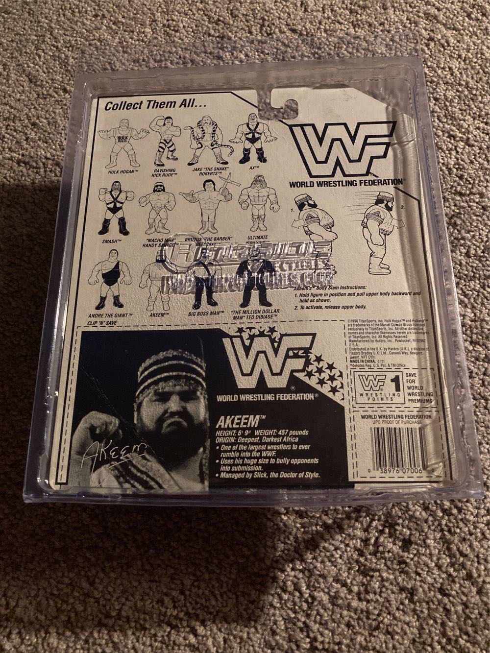 Akeem - Hasbro (WWF - Hasbro) action figure collectible [Barcode 038976070062] - Main Image 2