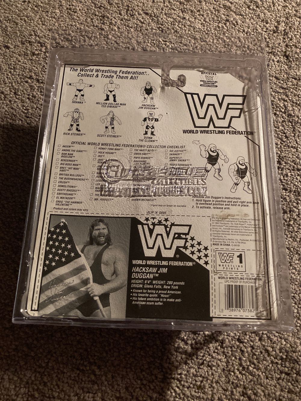 Hacksaw Jim Duggan - Hasbro (WWF Hasbro Series 9) action figure collectible [Barcode 038976073827] - Main Image 2