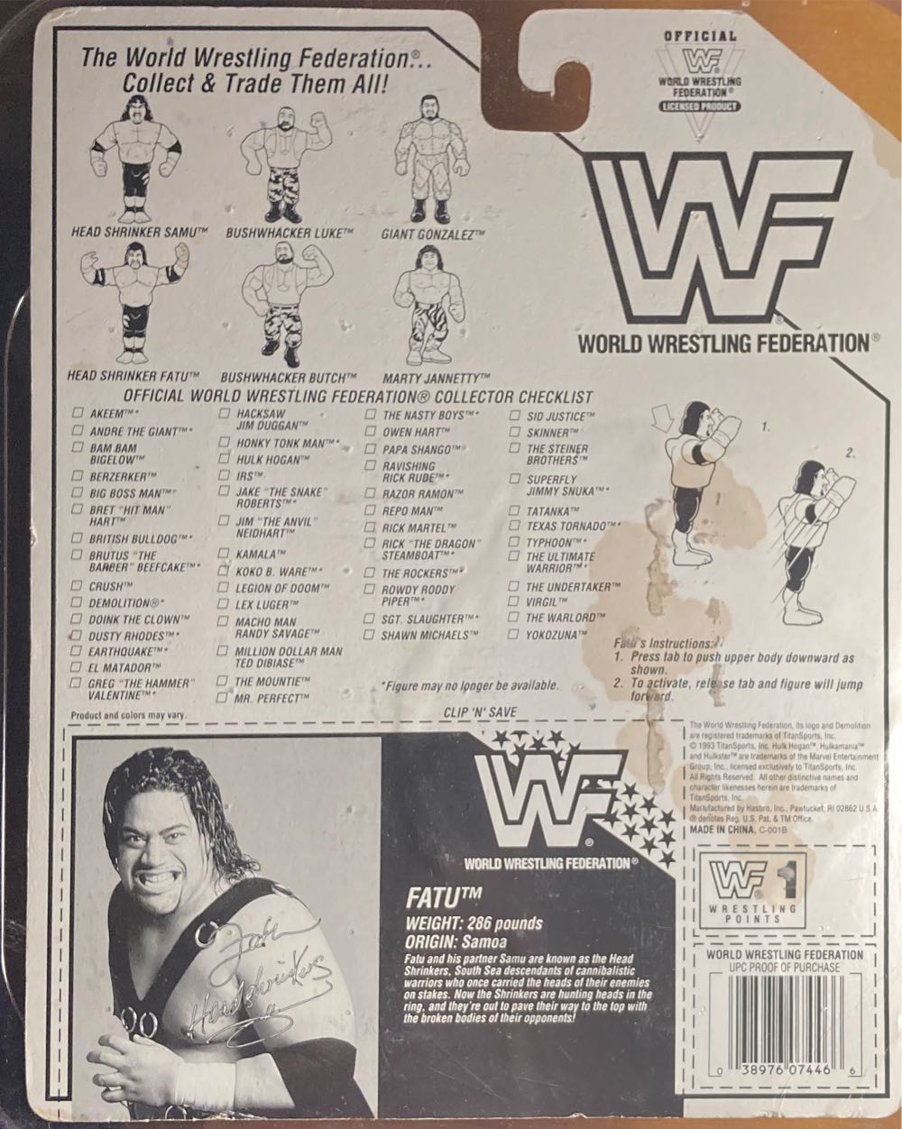 Headshrinker Fatu - Hasbro (WWF - Hasbro) action figure collectible [Barcode 038976074466] - Main Image 2
