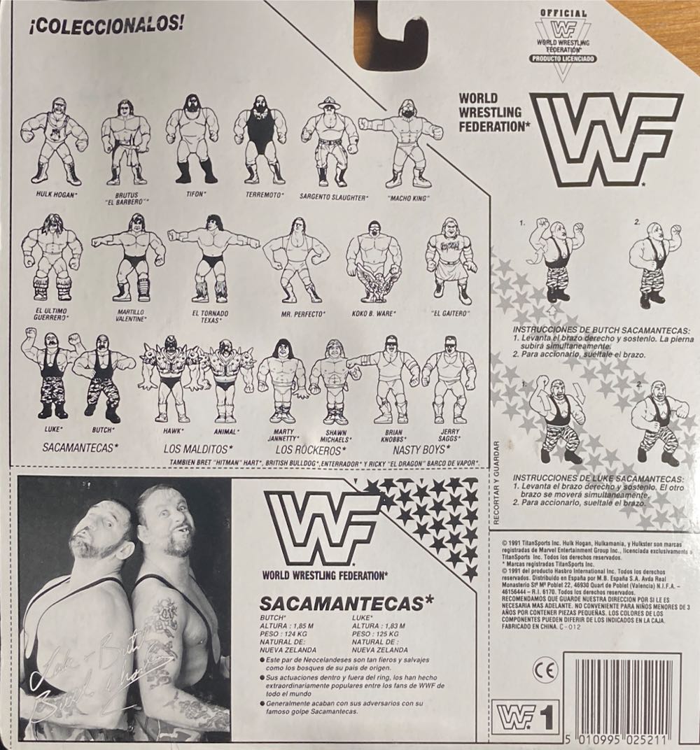 Bushwhackers - Hasbro (WWF) action figure collectible [Barcode 5010995025211] - Main Image 2