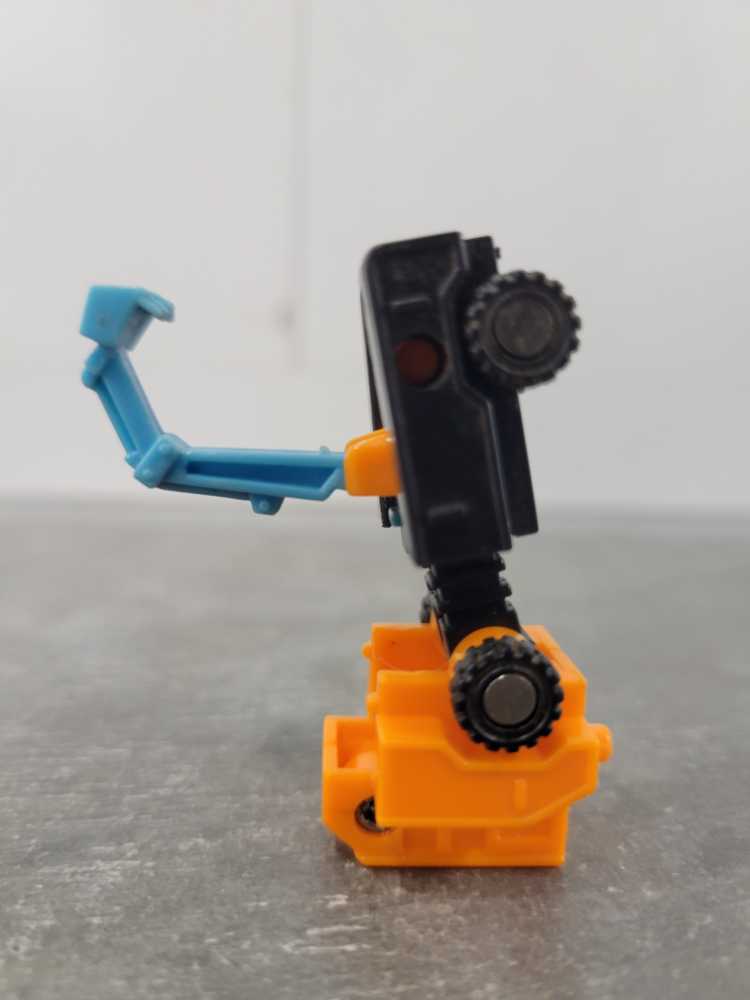 Gusher With Pipeling Trucker Transport Micromaster - Hasbro (1990) action figure collectible - Main Image 2