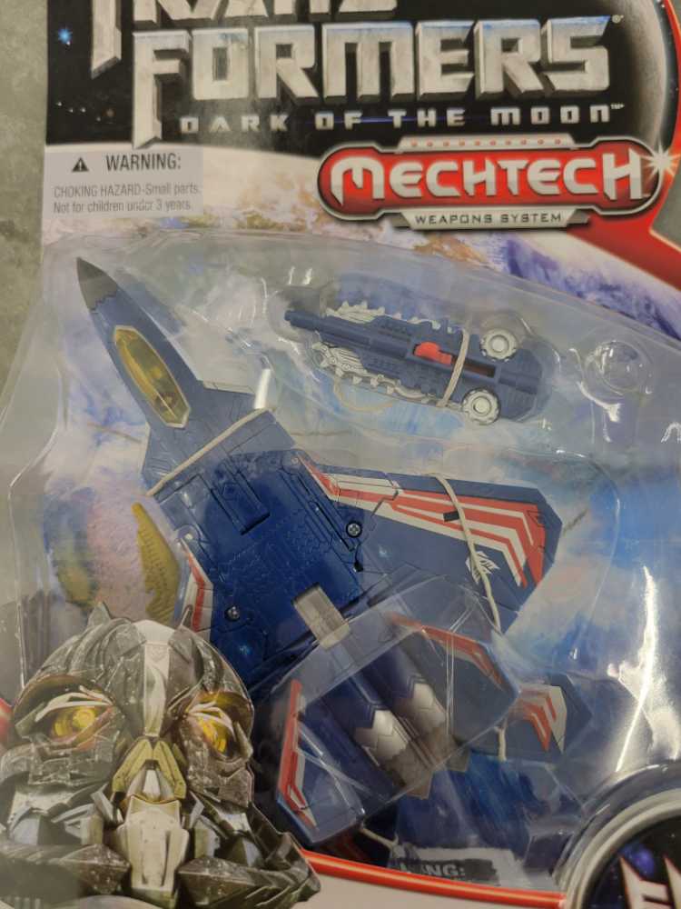 Thundercracker 1st Carded - Hasbro (Dark Of The Moon) action figure collectible - Main Image 2
