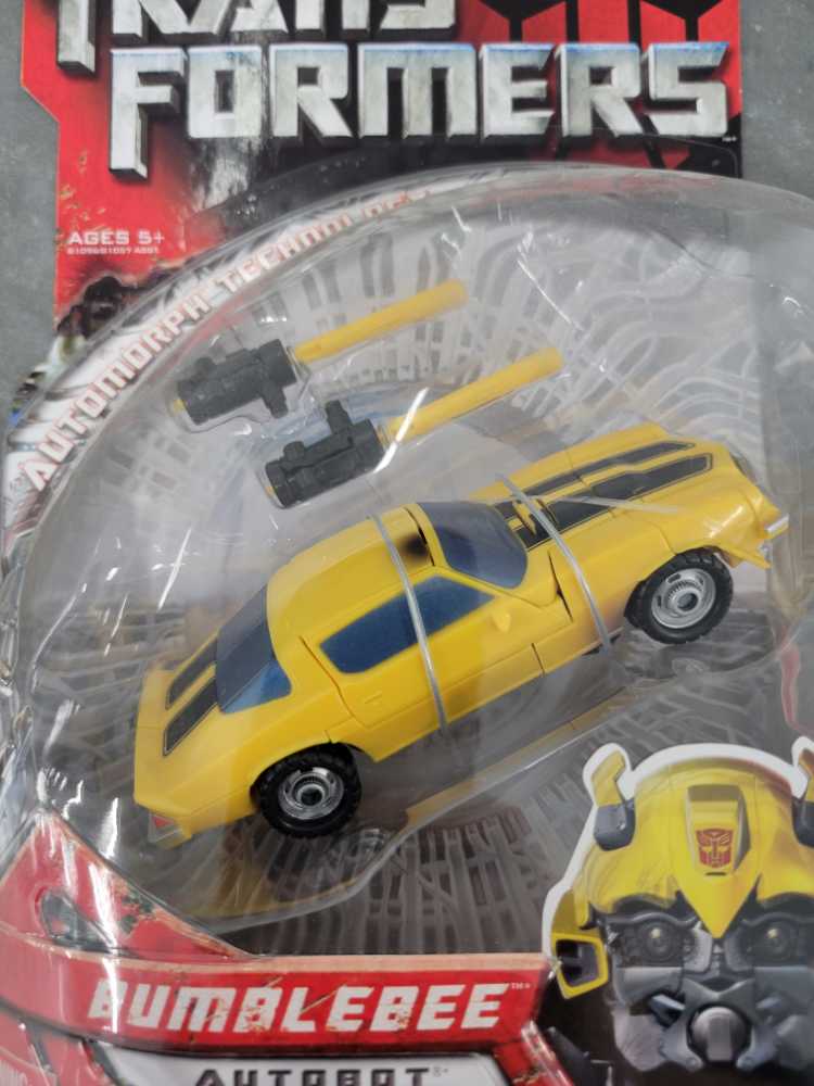 Bumblebee 76 Carded - Hasbro (Movie) action figure collectible - Main Image 2