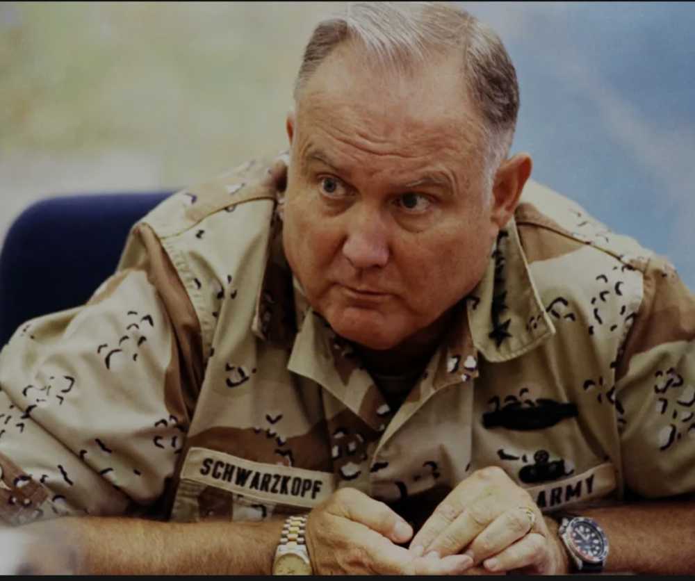 America’s Heroes Operation We Care - General Norman Schwarzkopf - In Time Productions (Desert Storm) action figure collectible [Barcode 727216019946] - Main Image 4