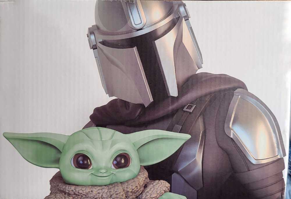 Disney Toybox Star Wars The Razor Crest Set MANDO - Disney Store (Star Wars The Mandalorian) action figure collectible [Barcode 461014596659] - Main Image 3