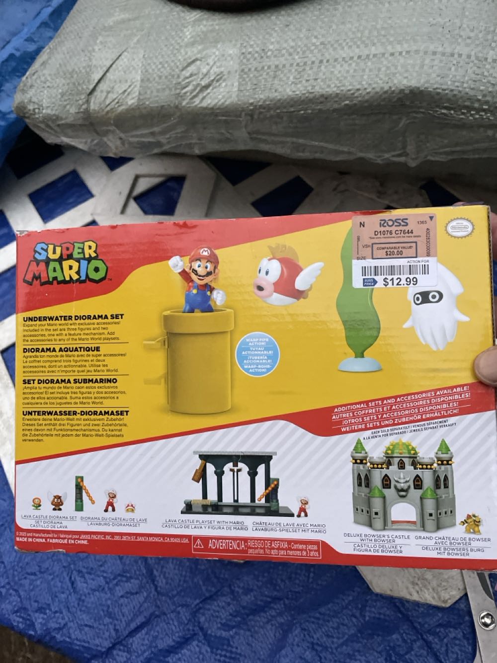 Super Mario: Nintendo Underwater 2.5” Figure Diorama Play By Set Includes: Mario Cheep-cheep Blooper Mechanical Warp Pipe Spinning Water Plant & Two Coins 400162 - JAKKS Pacific, Inc. (Super Mario Bros.) action figure collectible [Barcode 192995400160] - Main Image 2