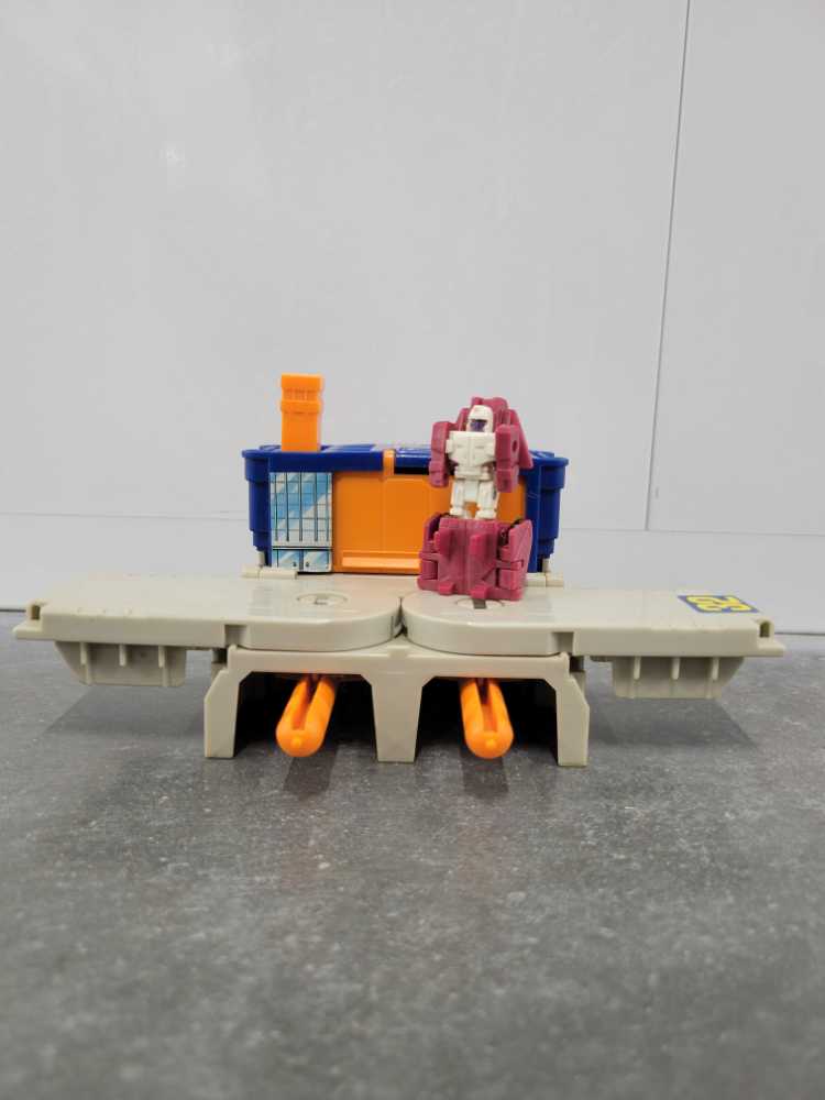 Airwave Micromaster Station - Hasbro (1989) action figure collectible - Main Image 2