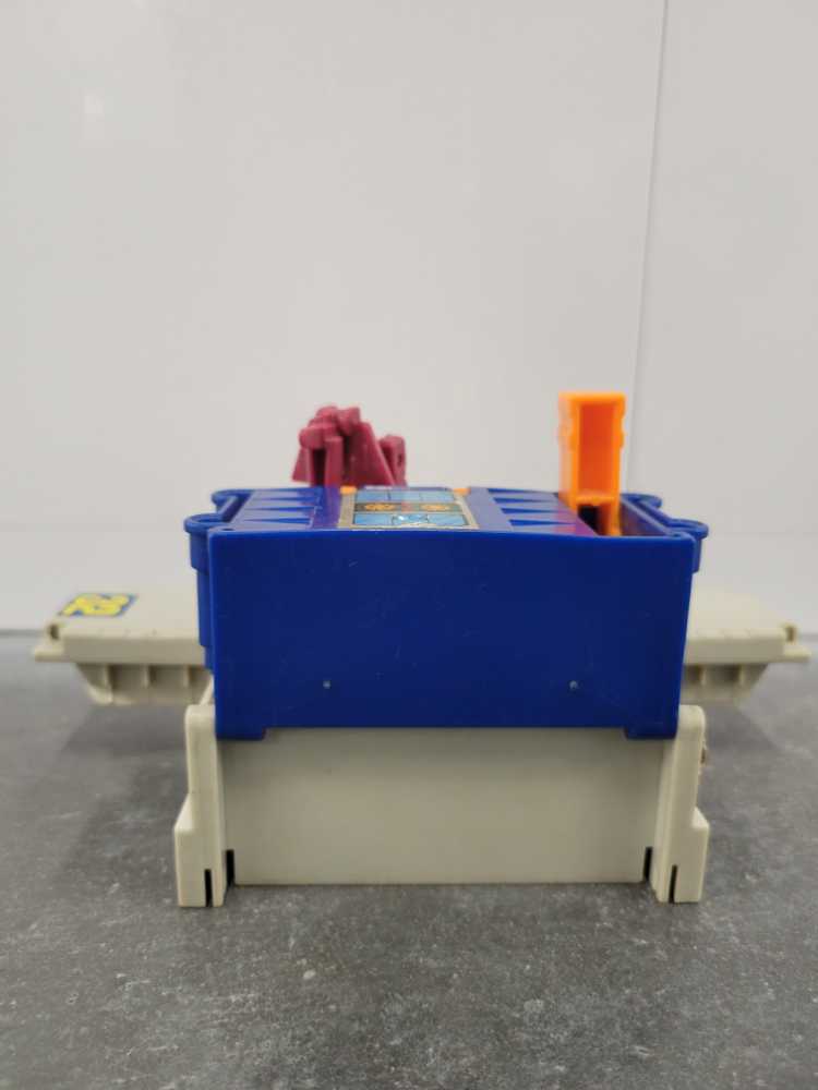 Airwave Micromaster Station - Hasbro (1989) action figure collectible - Main Image 4