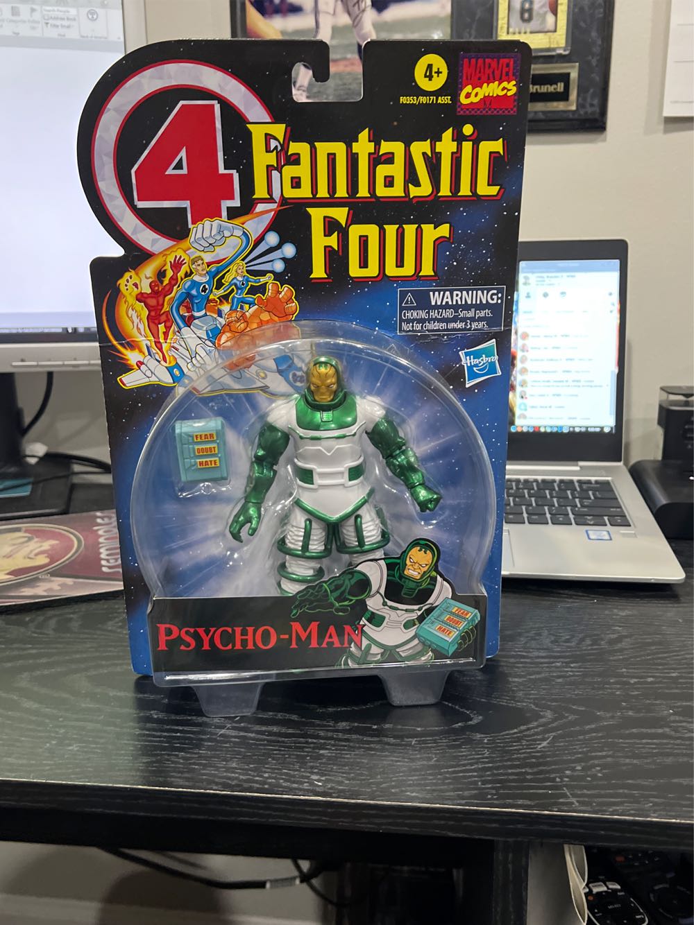 Psycho-Man - Hasbro (Fantastic Four Retro Series) action figure collectible [Barcode 5010993842537] - Main Image 3
