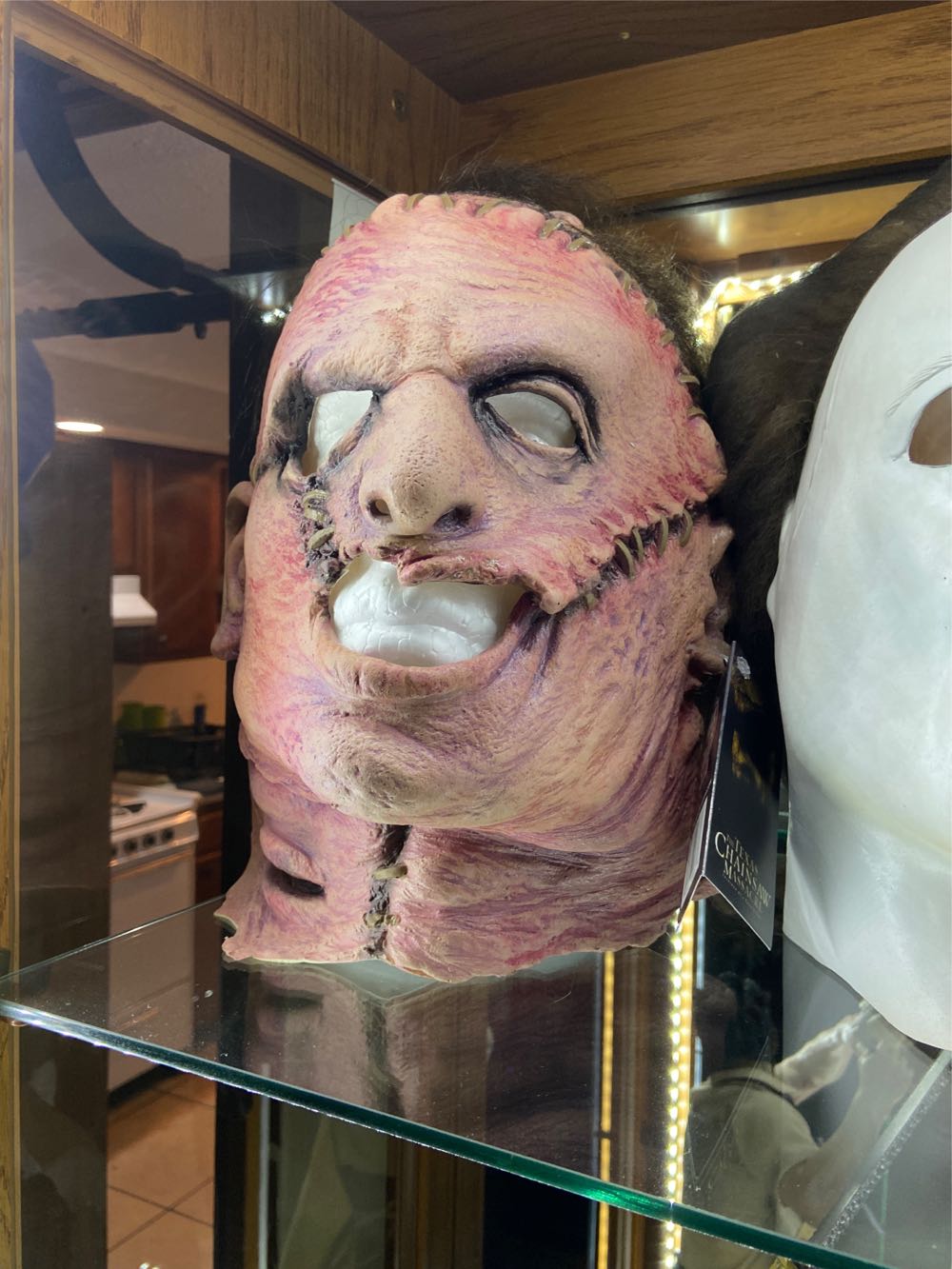 TCM- Leatherface Mask - Trick or Treat Studios (Texas Chainsaw Massacre) action figure collectible [Barcode 850946008376] - Main Image 2