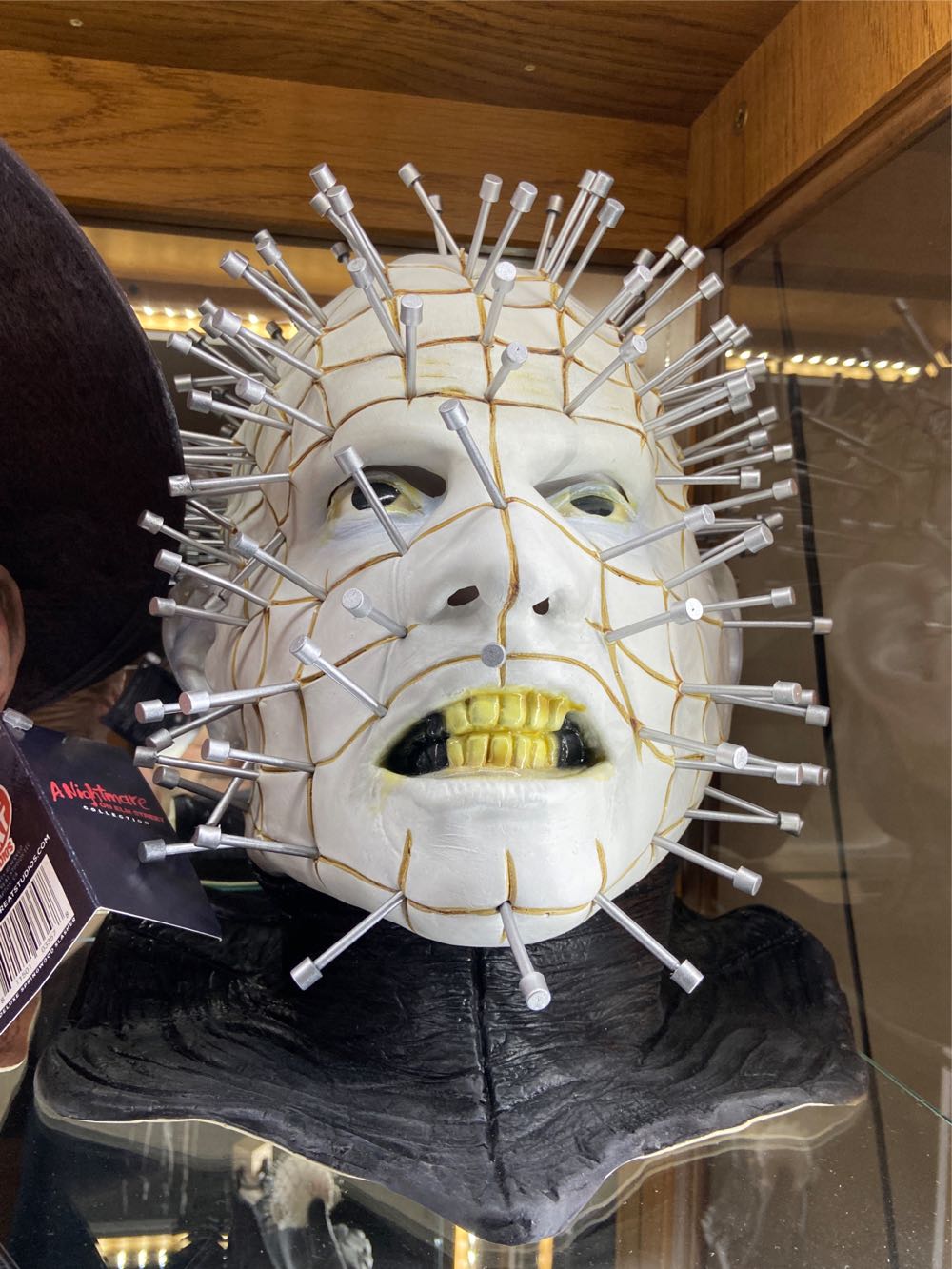 Hellraiser- Pinhead Mask  (Hellraiser) action figure collectible [Barcode 886390103213] - Main Image 2