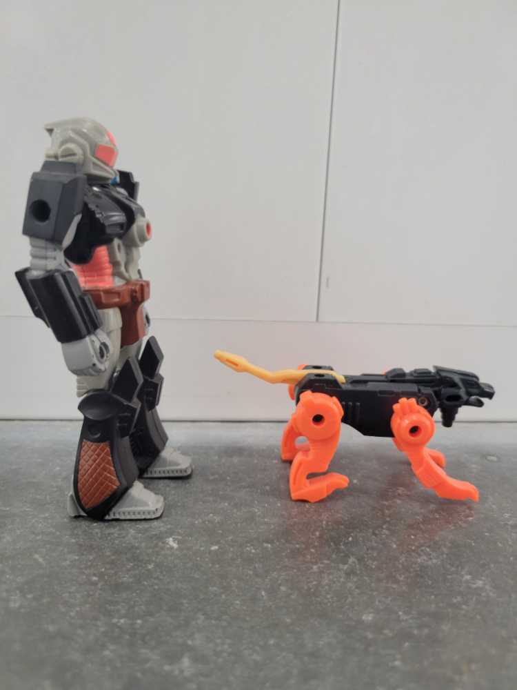 Treadshot with Catgut Action Master - Hasbro (1990) action figure collectible - Main Image 3