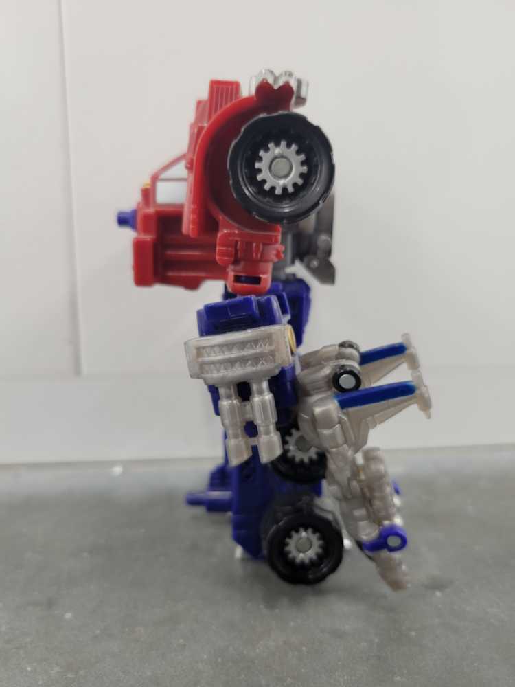 Optimus Prime With Over Run Super Con 2nd - Hasbro (Armada) action figure collectible - Main Image 3
