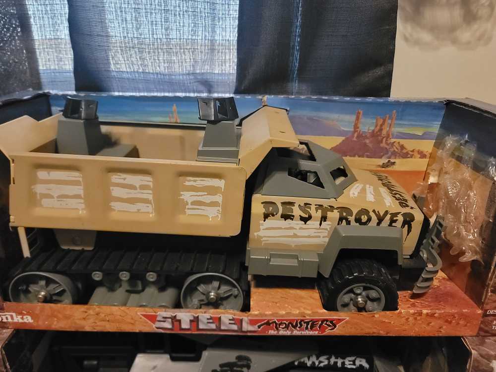 Half Trak - Tonka (Steel Monsters) action figure collectible - Main Image 2