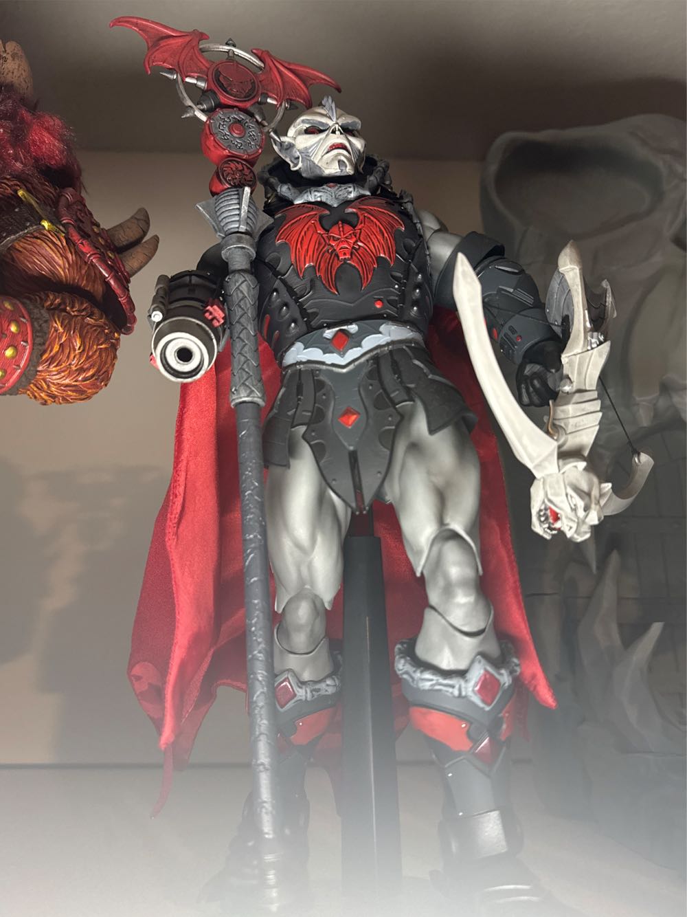 Hordak - Mondo (Masters Of The Universe) action figure collectible [Barcode 810041486196] - Main Image 2