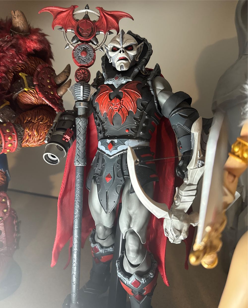 Hordak - Mondo (Masters Of The Universe) action figure collectible [Barcode 810041486196] - Main Image 3