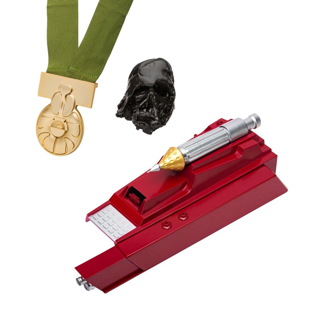 Star Wars Force Pack Gift Set Medal Of Yavin Boba Fett’s Wrist Rocket Darth Rare  (Star Wars) action figure collectible [Barcode 811411038540] - Main Image 2