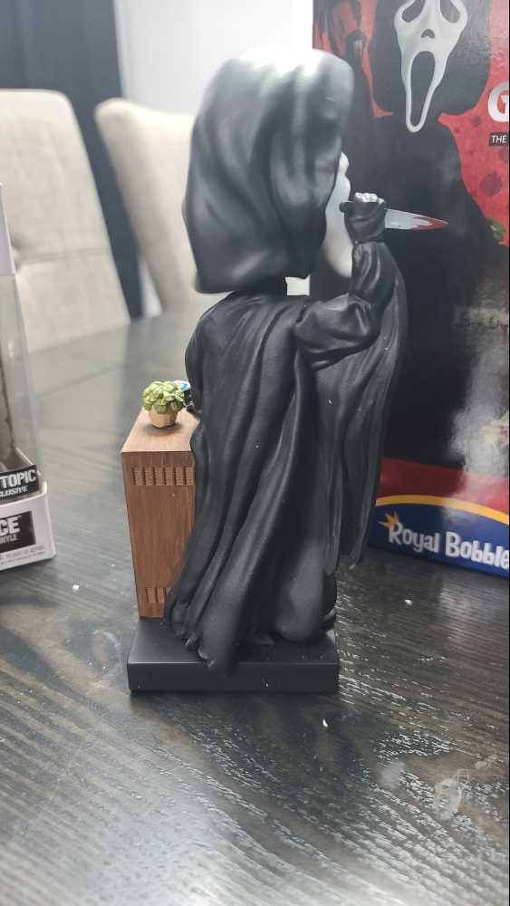 Royal Bobbles Ghostface  - Royal Bobbles action figure collectible - Main Image 4