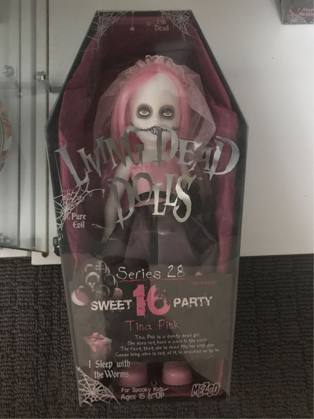 Tina Pink  action figure collectible [Barcode 696198932911] - Main Image 2