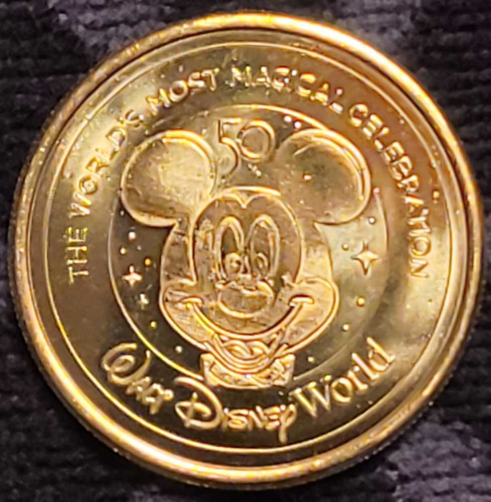 Disney World 50th Anniversary Collectible Medallions - R2-D2  Star Wars  - Disney Parks (Disney 50th Anniversary) action figure collectible - Main Image 2