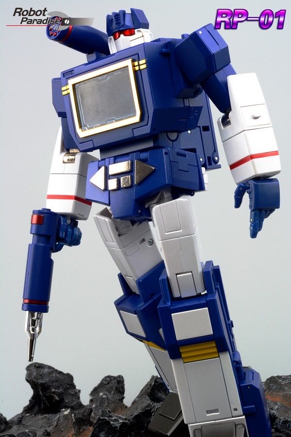 Acoustic Wave (Soundwave w/ Frenzy) - Fans Toys (The Transformers) action figure collectible - Main Image 1