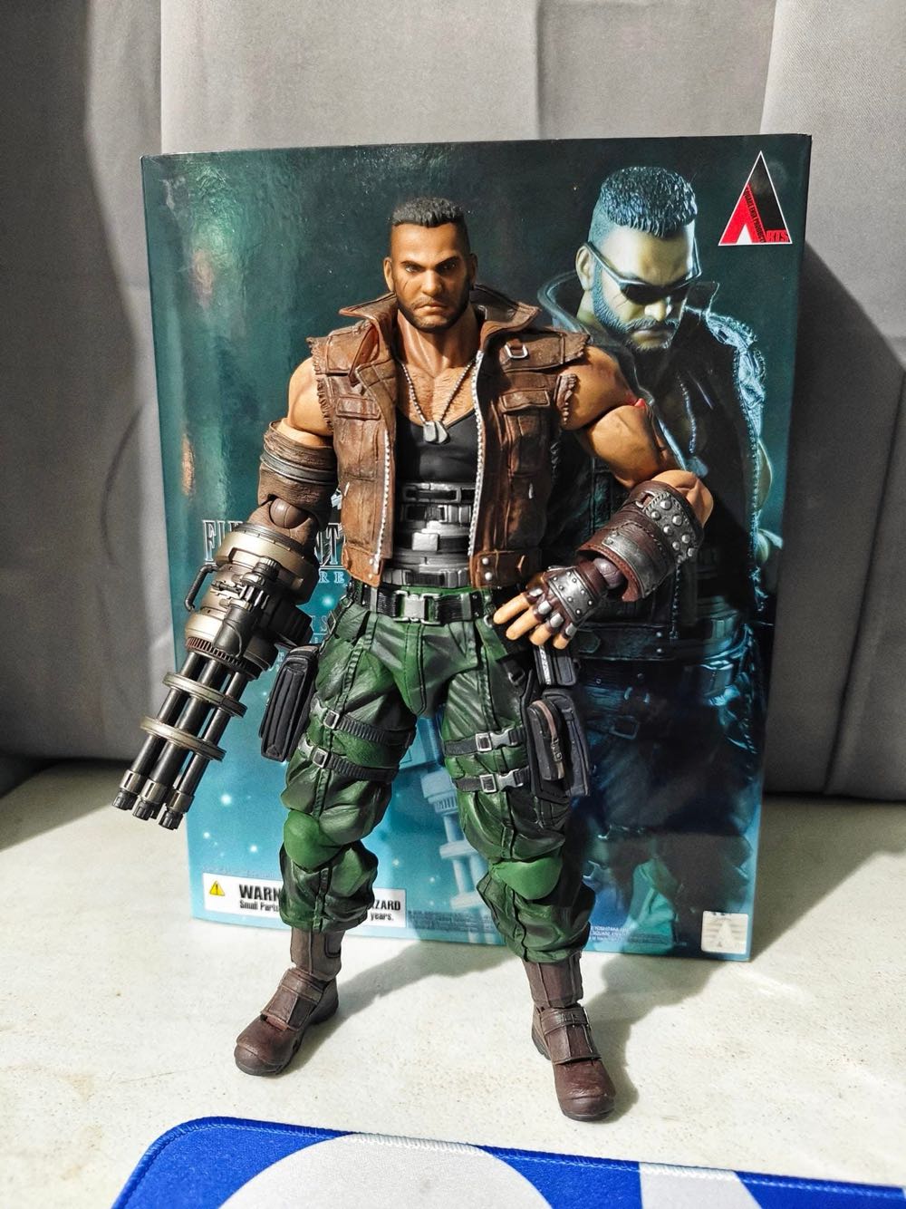 Barret Wallace (Version 2) Play Arts Kai Ff7 Remake - Play Arts Kai (Final Fantasy 7 Remake) action figure collectible [Barcode 662248829593] - Main Image 2