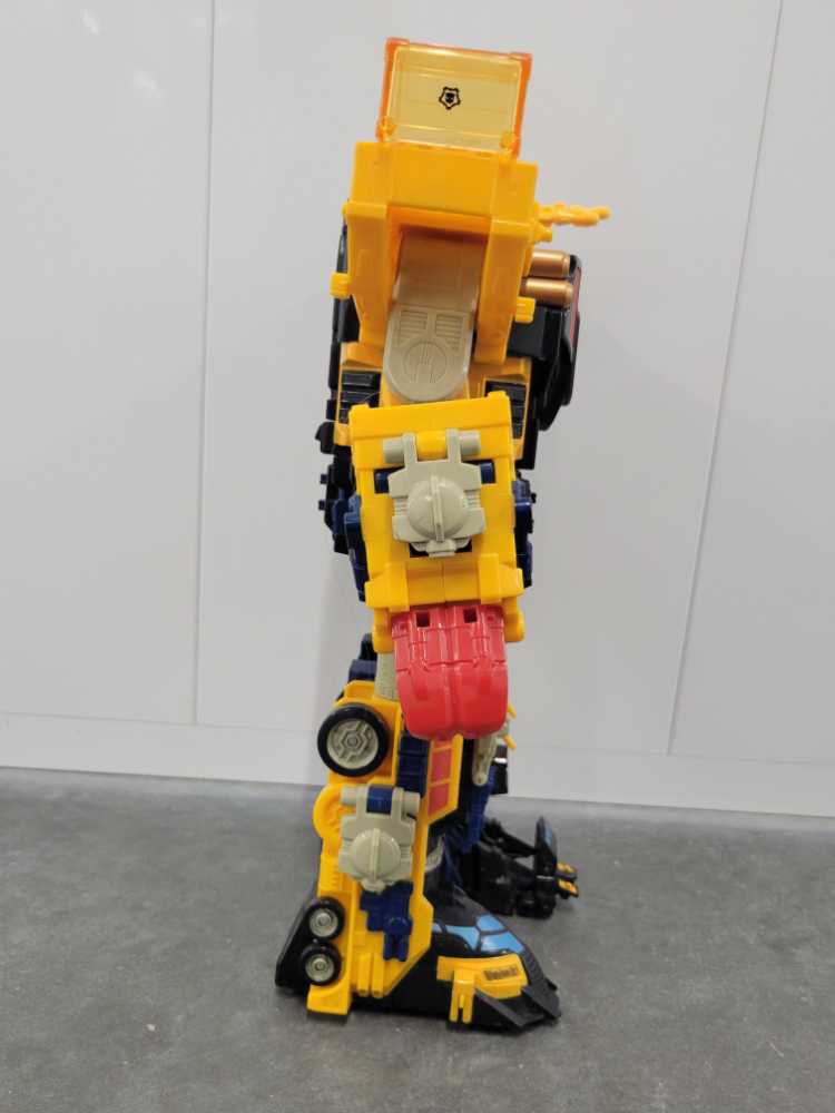 Omega Supreme - Hasbro (Energon) action figure collectible - Main Image 3