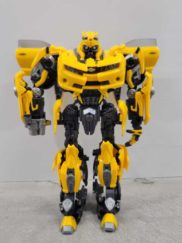 Bumblebee MPM-03 - Takara Tomy (Masterpiece Movie) action figure collectible - Main Image 2
