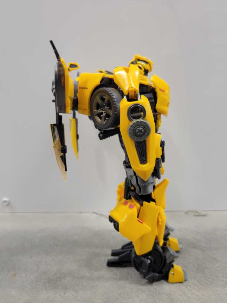 Bumblebee MPM-03 - Takara Tomy (Masterpiece Movie) action figure collectible - Main Image 3